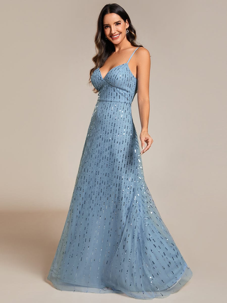 Robe de soirée taille haute à col en V profond et à paillettes ornée de bretelles spaghetti #Couleur_Bleu Clair