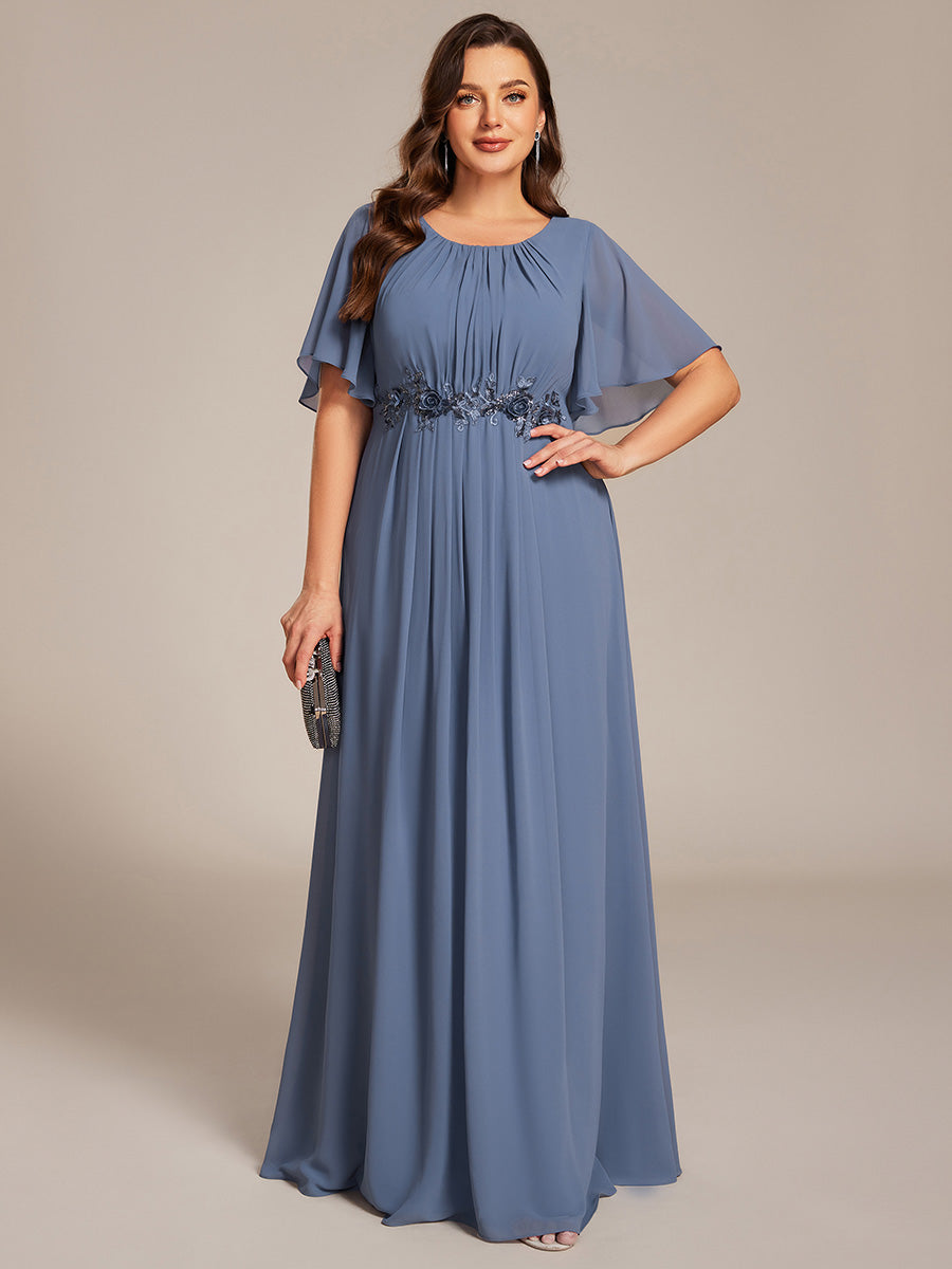 Robe de soirée trapèze à manches courtes et appliques plissées #Couleur_Marine Fume