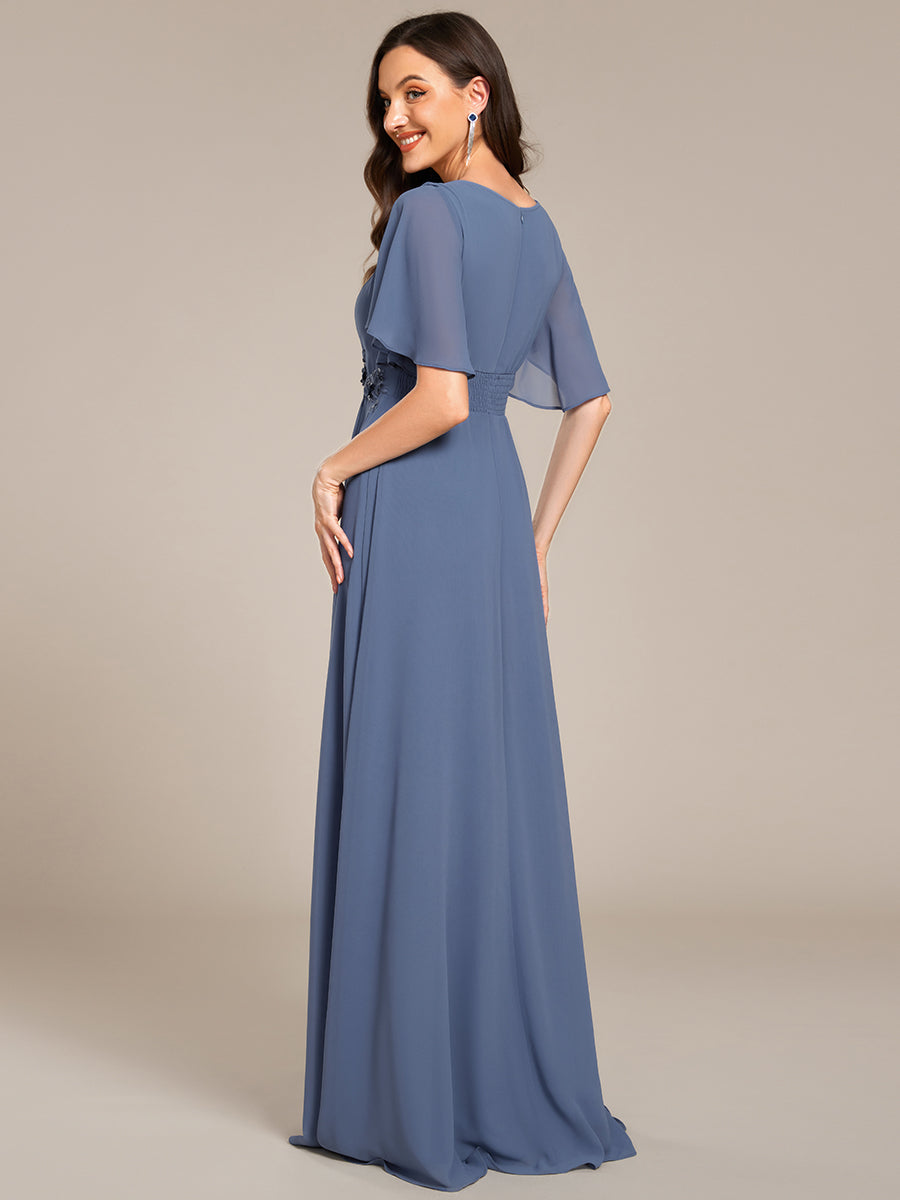 Robe de soirée trapèze à manches courtes et appliques plissées #Couleur_Marine Fume