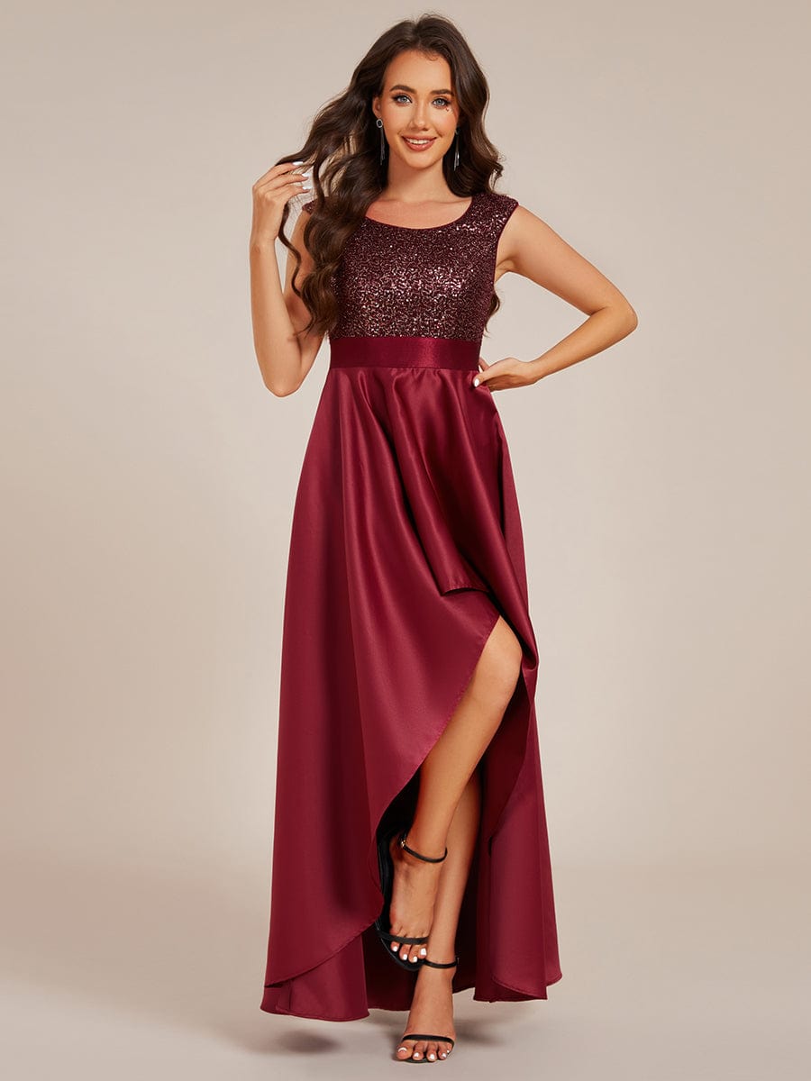 Robe de soirée à sequins et décolleté plongeant avec satin #Couleur_Bordeaux