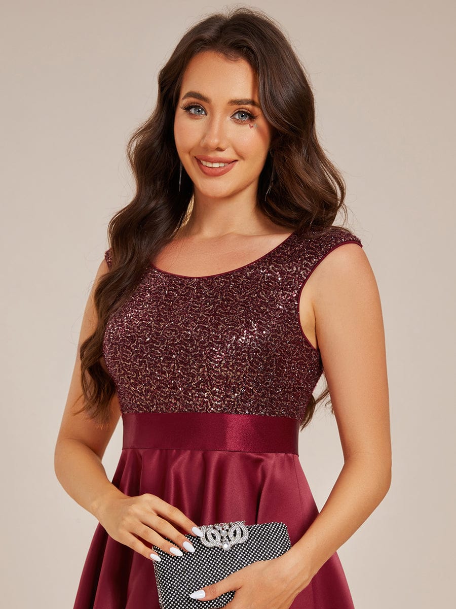 Robe de soirée à sequins et décolleté plongeant avec satin #Couleur_Bordeaux