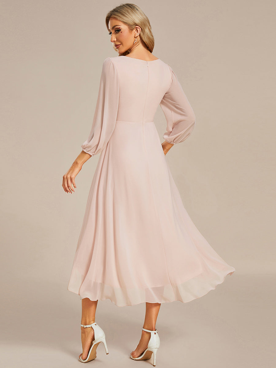 Robe d'invitée de mariage en mousseline à manches longues et col en V #Couleur_Blush