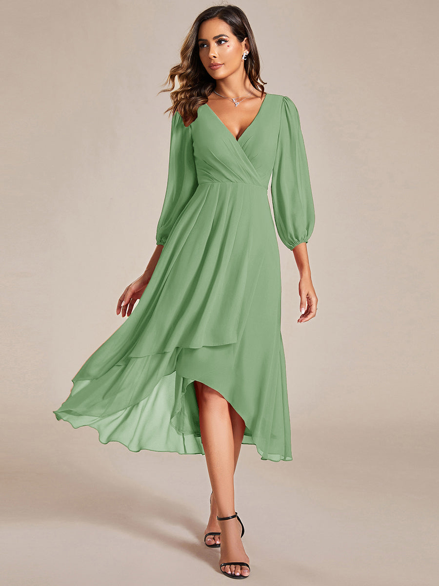 Robe d'invitée de mariage en mousseline à manches longues et col en V #Couleur_Vert sauge