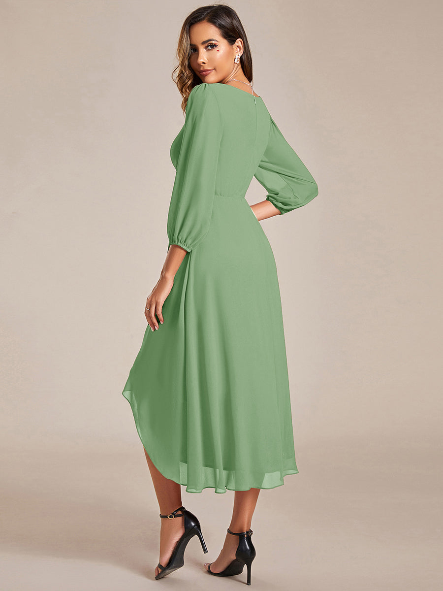 Robe d'invitée de mariage en mousseline à manches longues et col en V #Couleur_Vert sauge