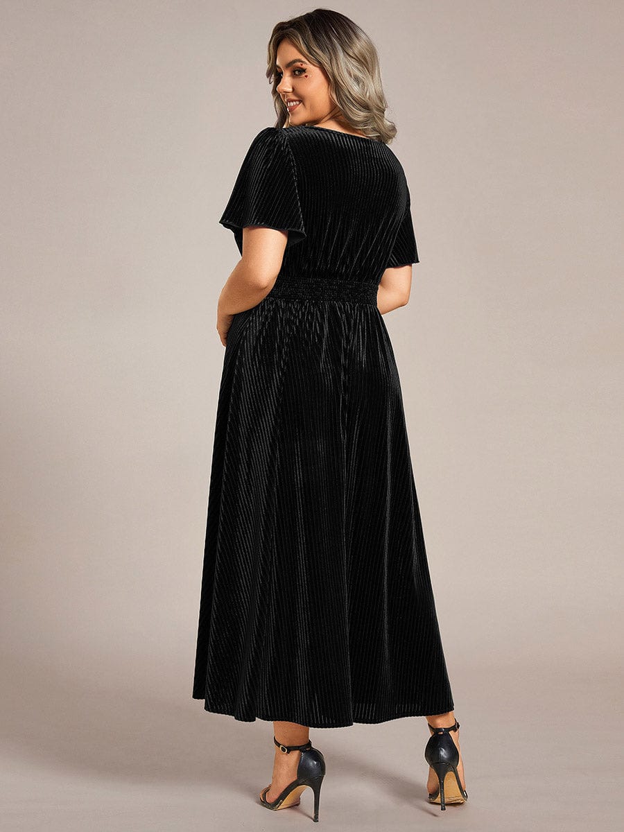 Grande taille Robe d'invité de mariage mi-longue en velours d'automne à manches courtes et col en V gracieux #Couleur_Noir