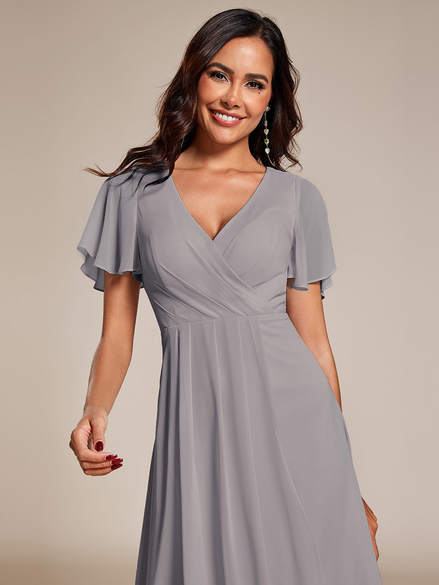 Robe D'invité De Mariage En Mousseline De Soie Mi-Longue Plissée à Manches à Volants Et Col En V #Couleur_Gris