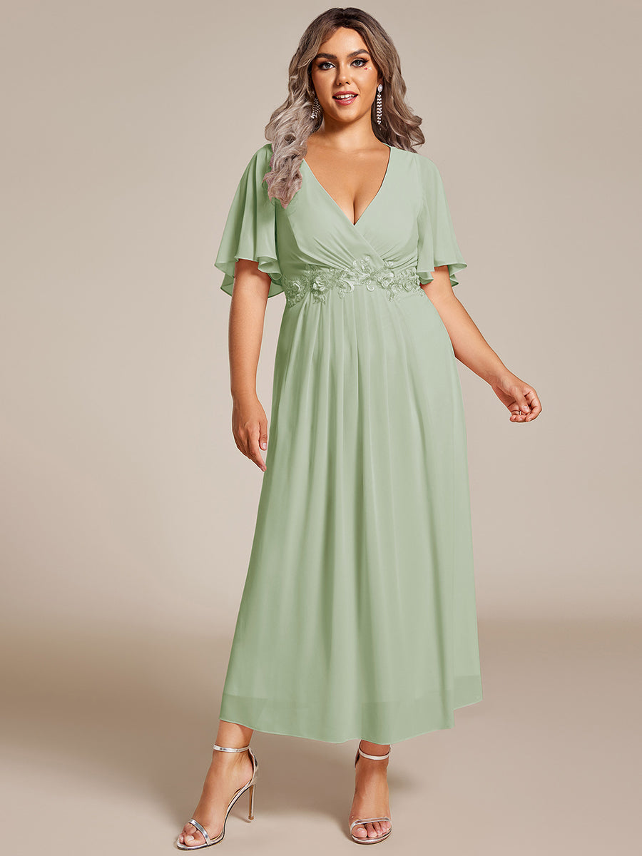 Robe d'invité de mariage mi-longue en mousseline de soie à col en V de grande taille avec applique à la taille #Couleur_Menthe Verte