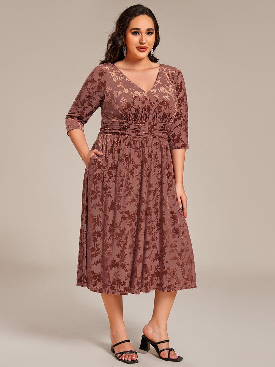 Robe d'invitée de mariage en velours fleuri à manches 3/8 grande taille #Couleur_Marron