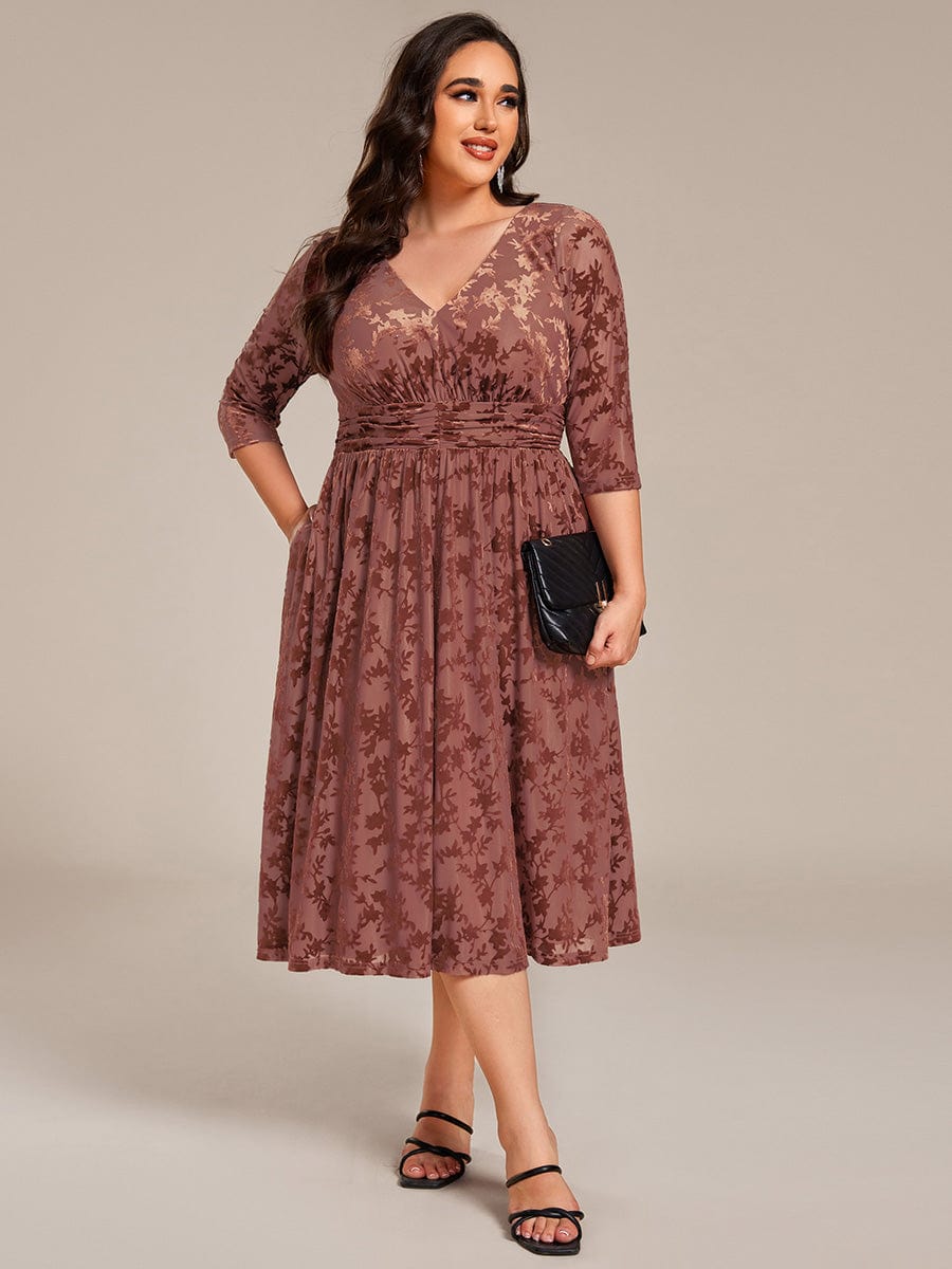 Robe d'invitée de mariage en velours fleuri à manches 3/7 grande taille #Couleur_Marron