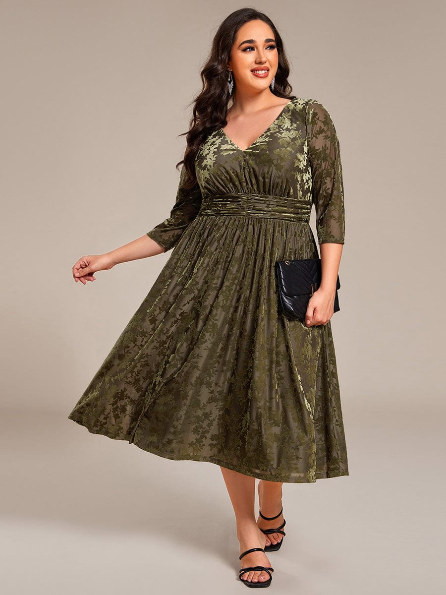 Robe d'invitée de mariage en velours fleuri à manches 3/13 grande taille #Couleur_Vert Olive