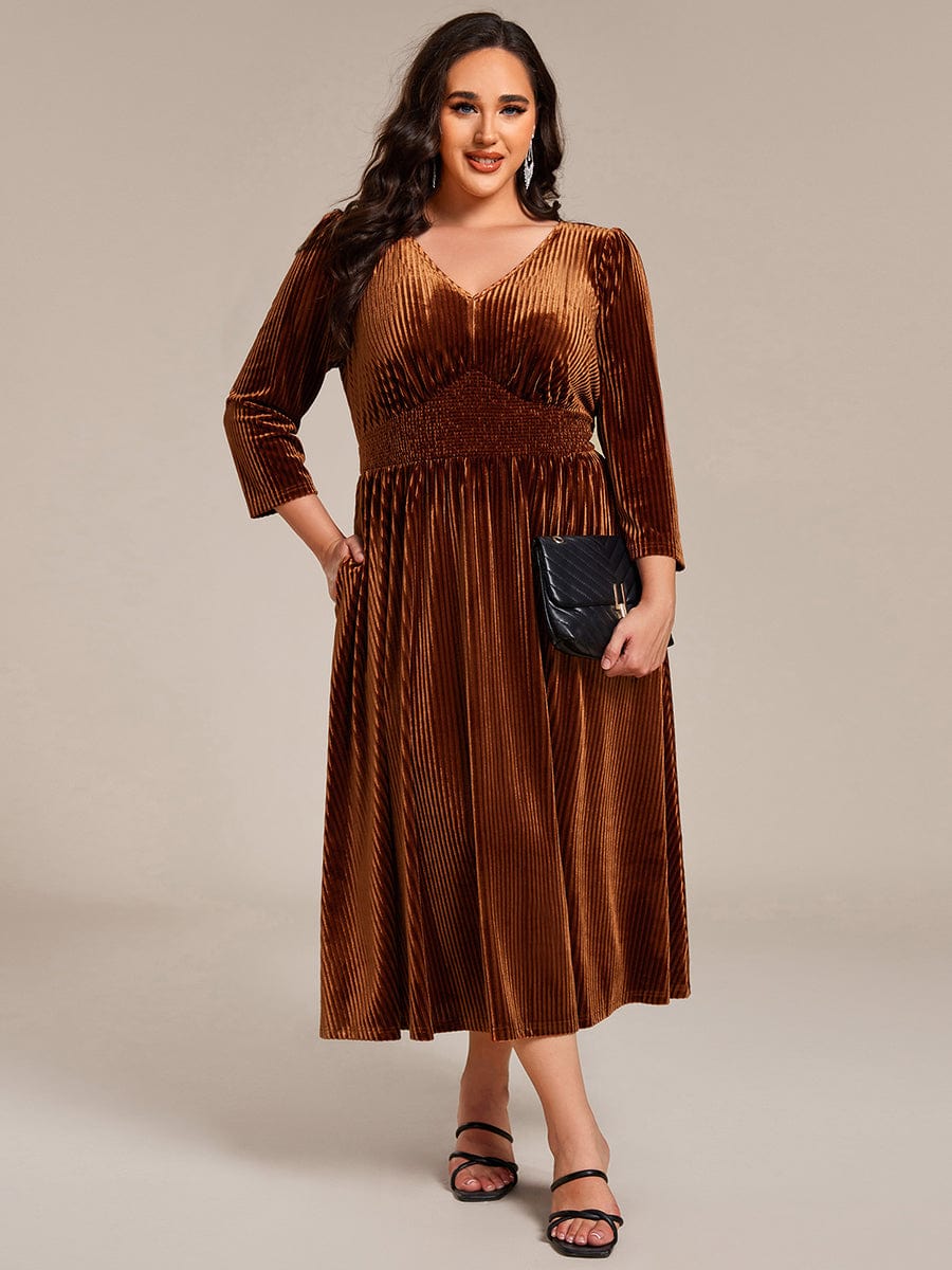 Robe d'invitée de mariage en velours plissé extensible grande taille #Couleur_Caramel