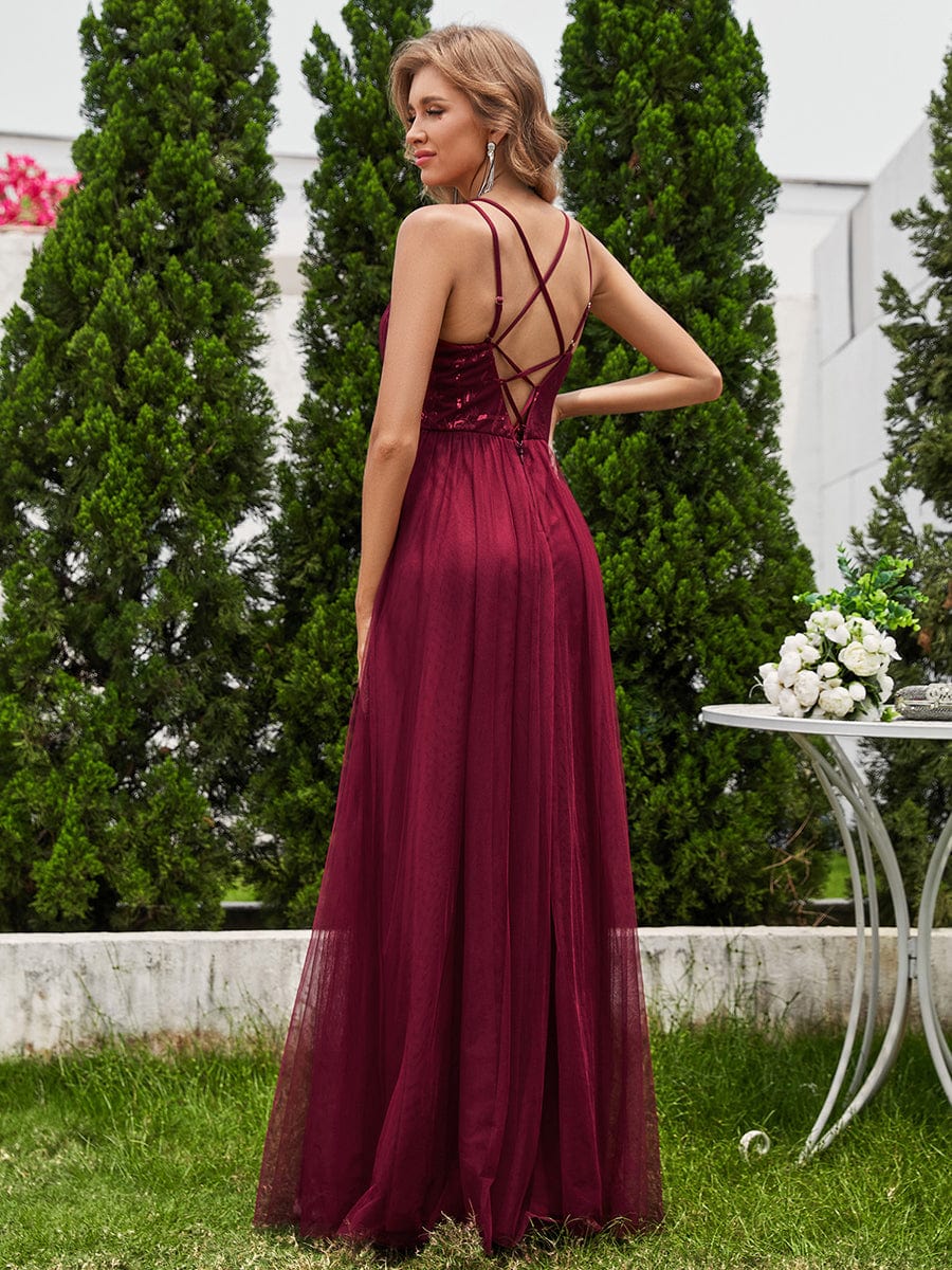 Robe de demoiselle d'honneur sans manches en tulle pailleté avec bretelles croisées dans le dos #Couleur_Bordeaux