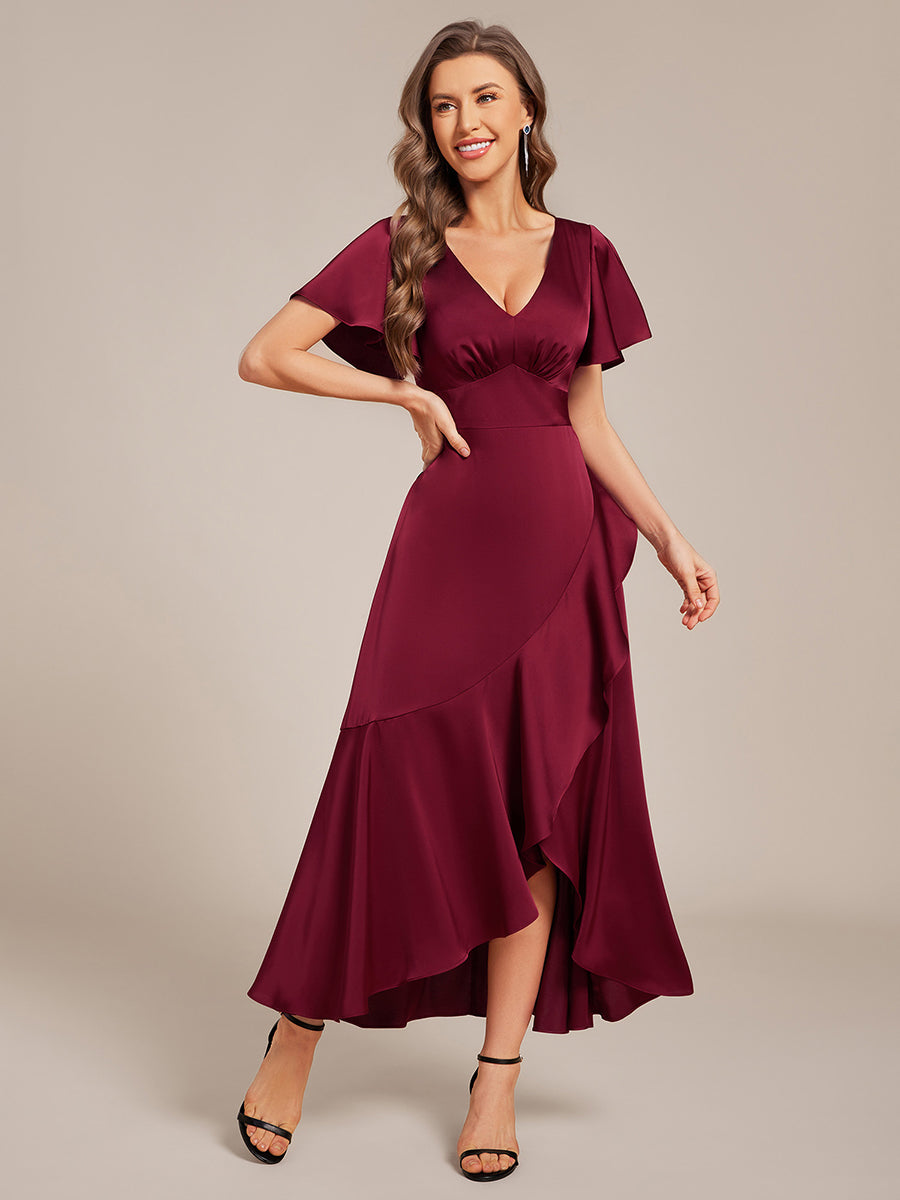 Robe de demoiselle d'honneur élégante en satin à volants et coupe trapèze #Couleur_Bordeaux