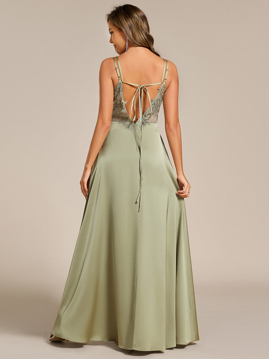 Robe de demoiselle d'honneur en satin sans manches à lacets et coupe trapèze #Couleur_Vert sauge