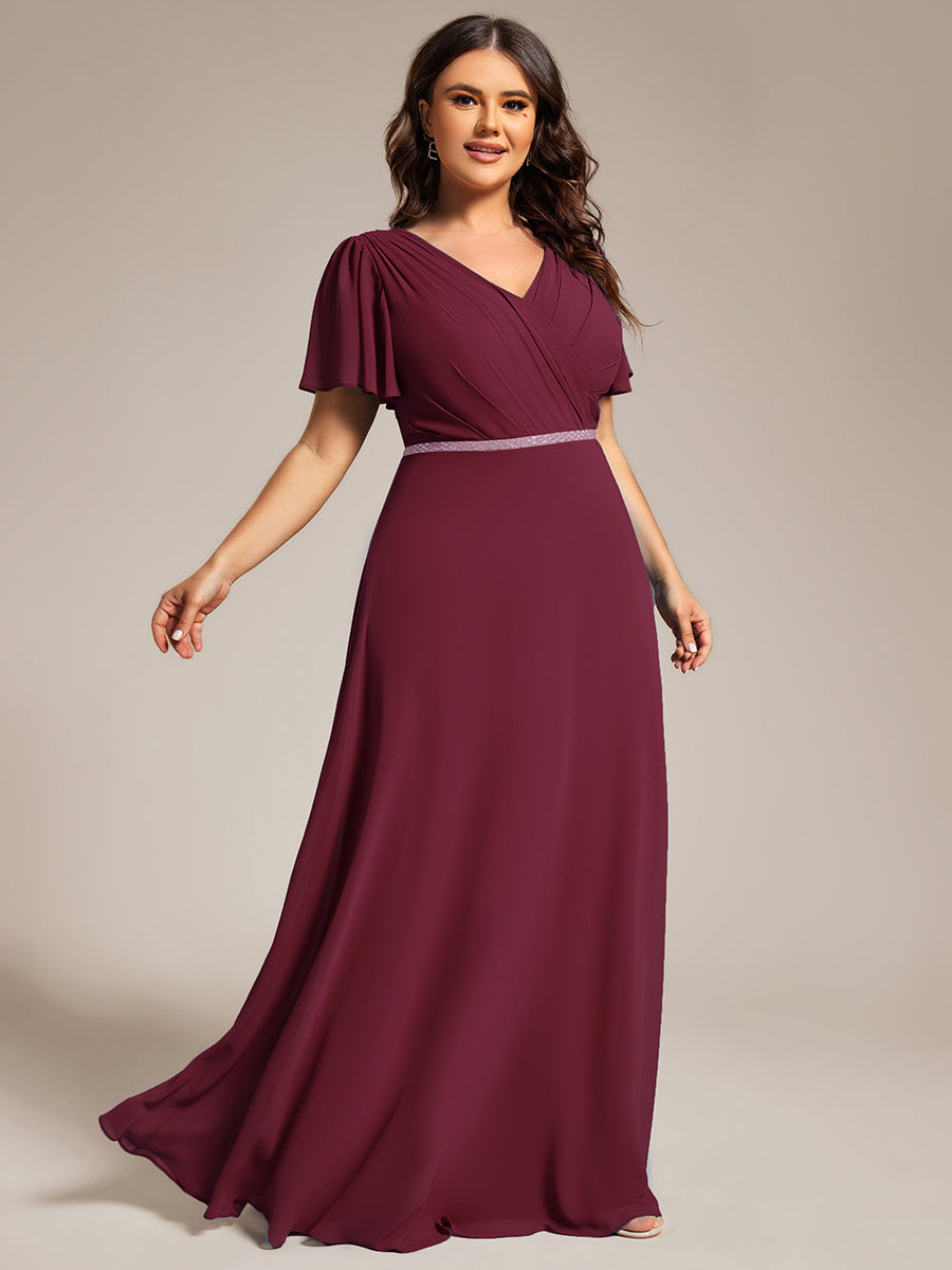 Robe de soirée plissée trapèze en mousseline de soie manches courtes et taille à sequins #Couleur_Bordeaux