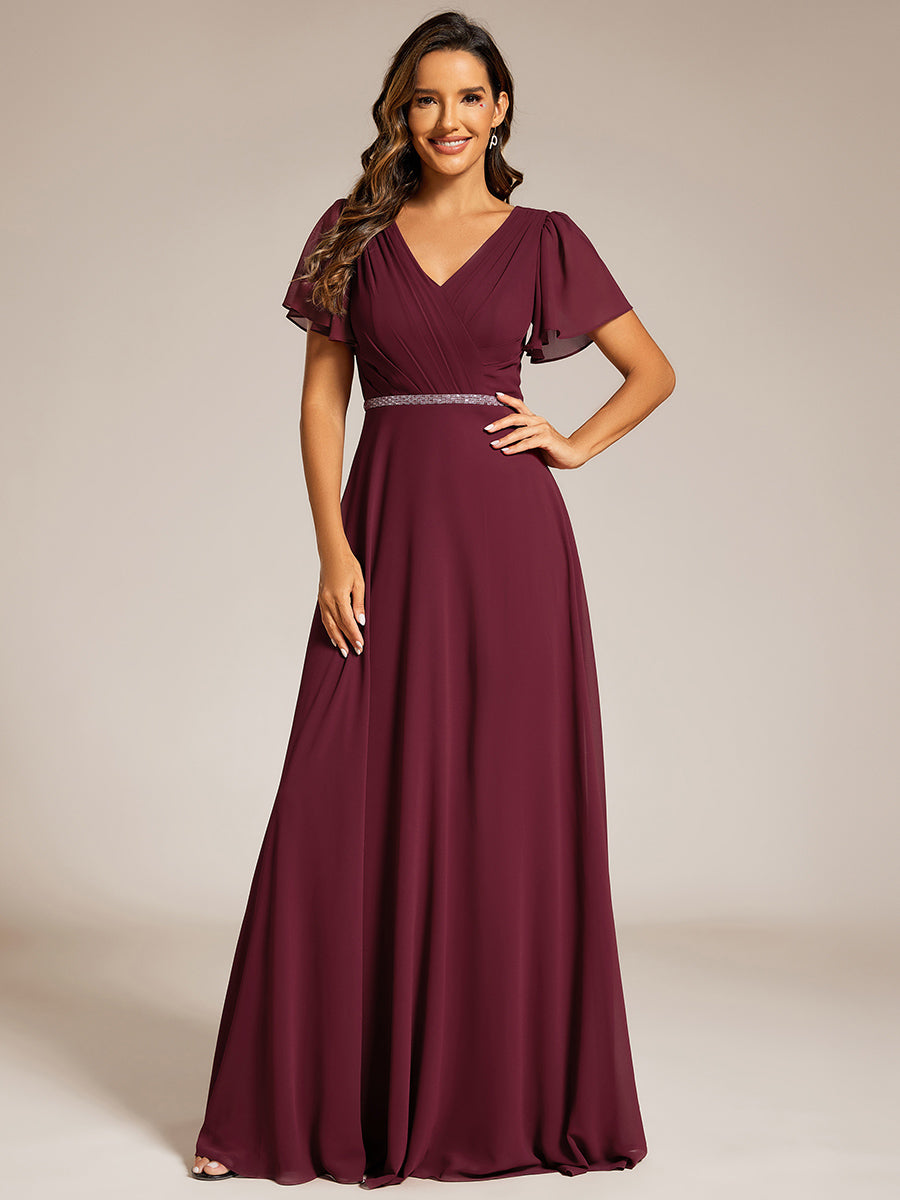 Robe de soirée plissée trapèze en mousseline de soie manches courtes et taille à sequins #Couleur_Bordeaux