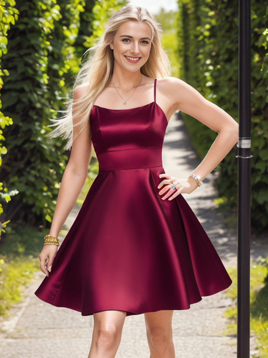 Robe A-Ligne courte en satin à bretelles fines et dos nu #Couleur_Bordeaux