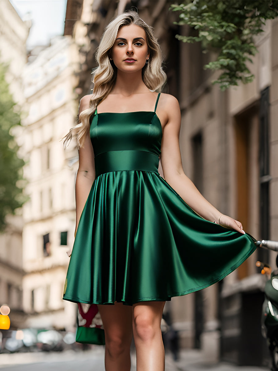 Robe A-Ligne courte en satin à bretelles fines et dos nu #Couleur_Vert Fonce