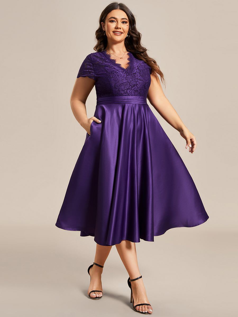 Robe de cocktail mi-longue en dentelle à manches longues et col en V de grande taille #Couleur_Violet Fonce