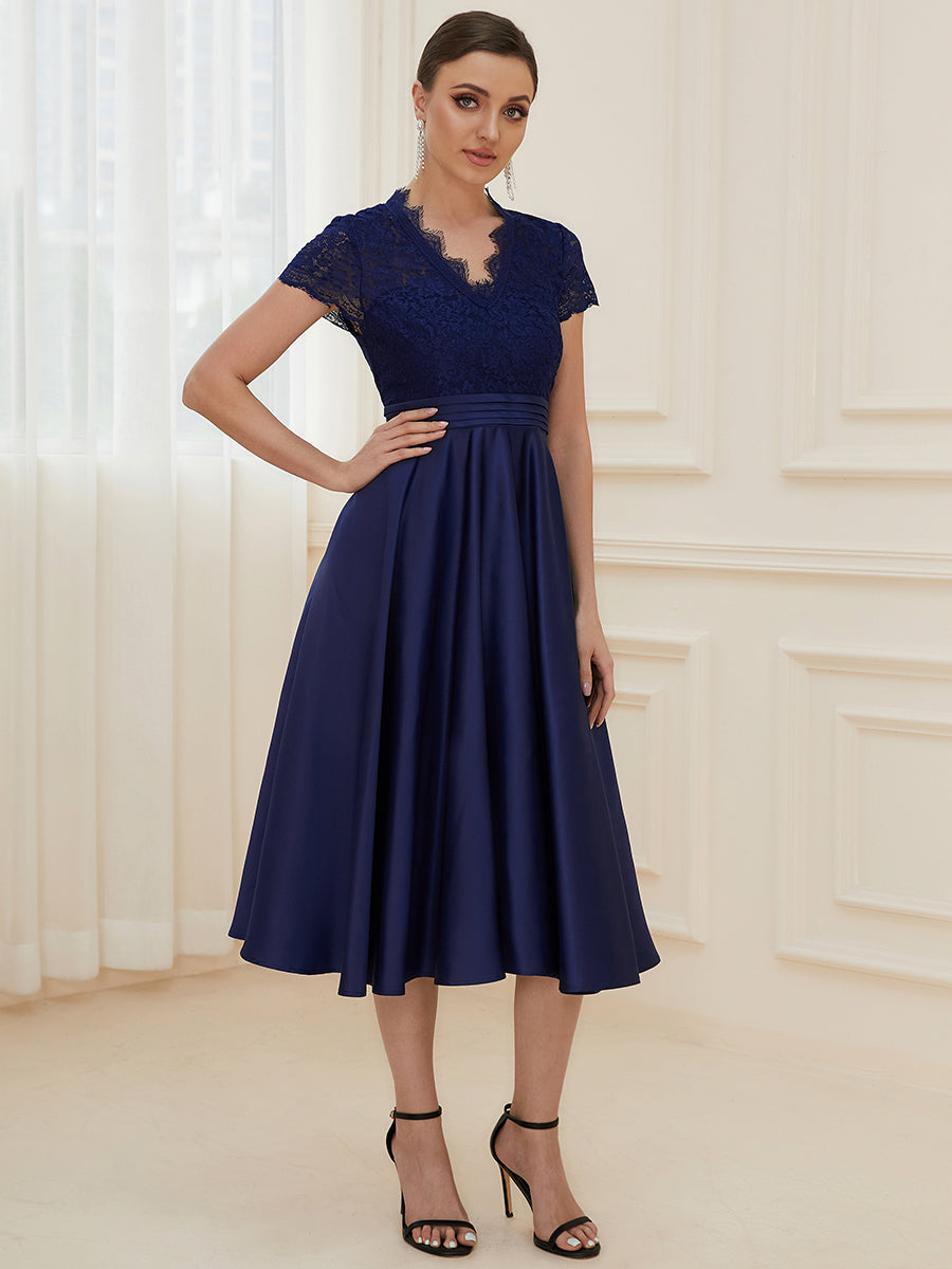 Élégante robe de soirée mi-longue à manches courtes et à fleurs brodées à col en V #Couleur_Bleu Marine