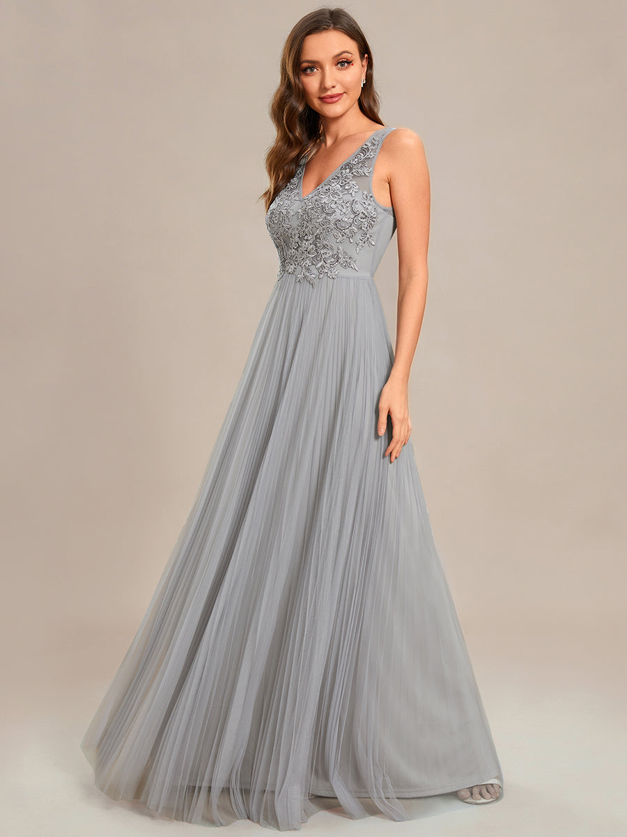 Robe de soirée en tulle trapèze sans manches avec corsage brodé d'appliques exquises #Couleur_Gris