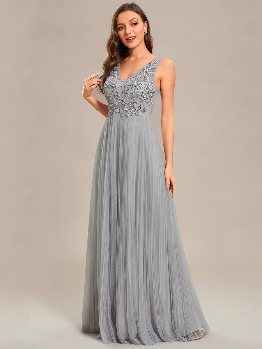 Robe de soirée en tulle trapèze sans manches avec corsage brodé d'appliques exquises #Couleur_Gris