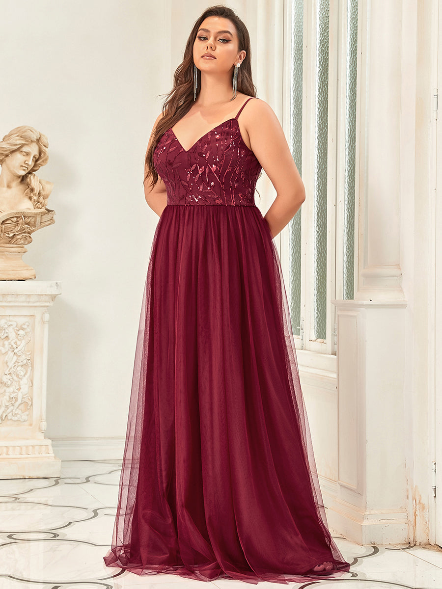 Robe de Bal en tulle à col en V et bretelles minces brodées au sol #Couleur_Bordeaux