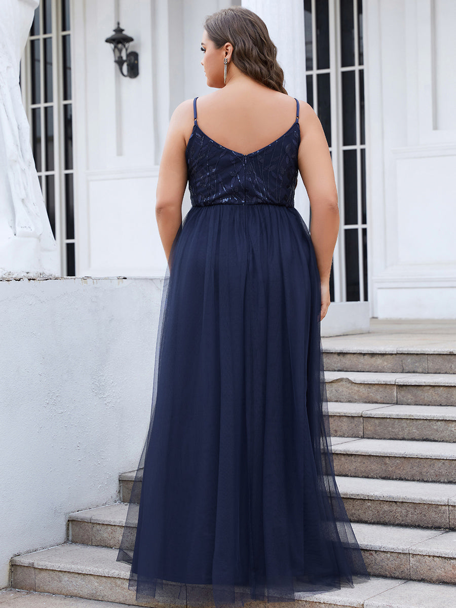 Robe mariage invitée en tulle à col en V et bretelles minces brodées au sol #Couleur_Bleu Marine