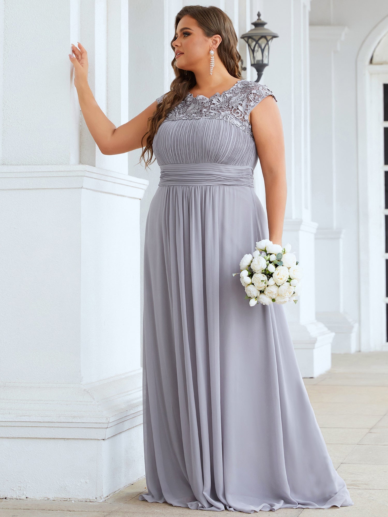 Robe mariage invitée élégante et flatteuse de grande taille #Couleur_Gris