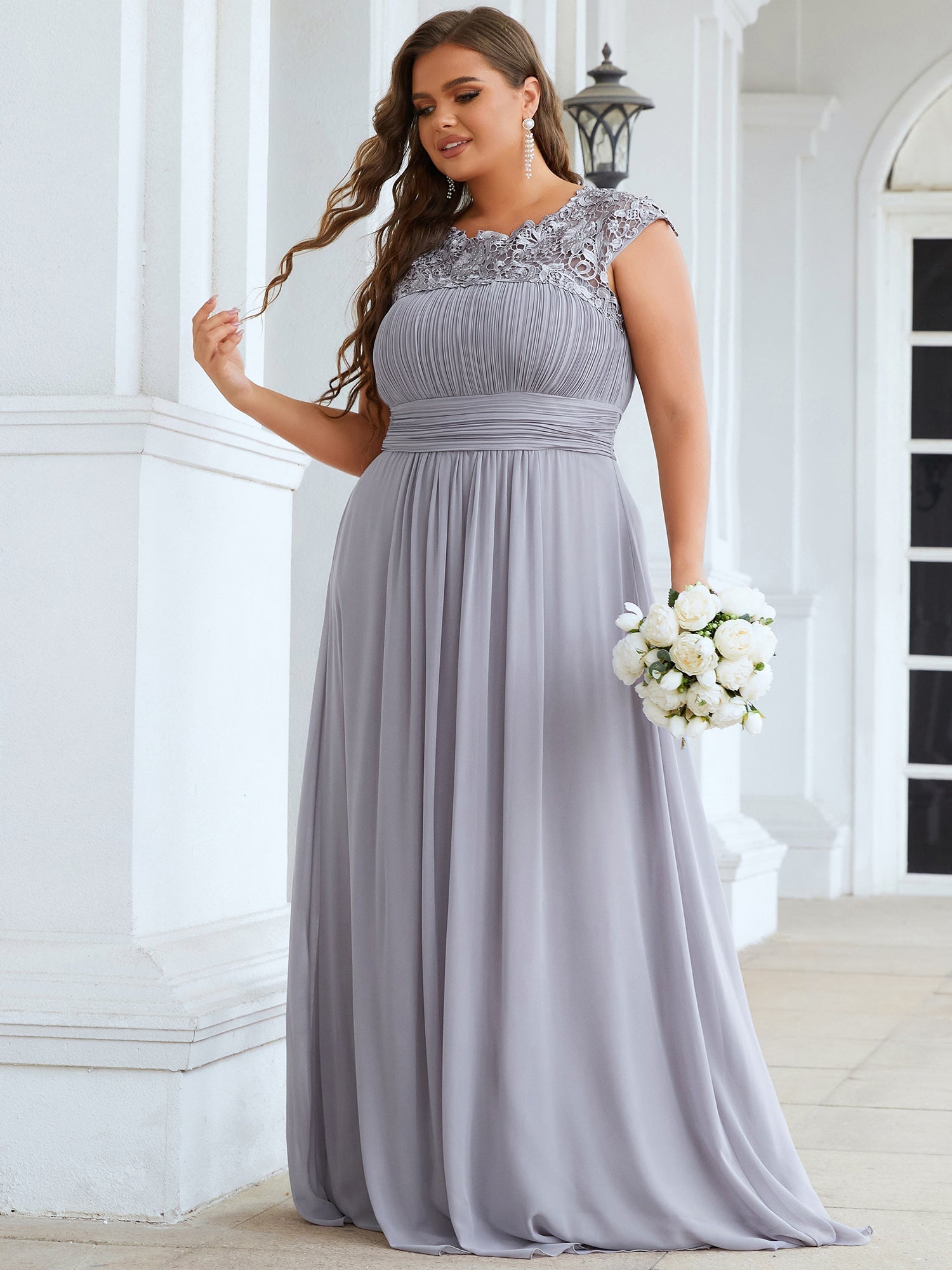 Robe mariage invitée élégante et flatteuse de grande taille #Couleur_Gris