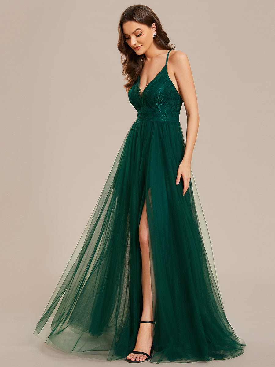 Robe de demoiselle d'honneur en tulle à bretelles spaghetti et dos croisé avec haut en dentelle et fente haute #Couleur_Vert Fonce